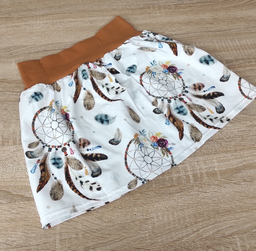 Sukně , kraťasy a trička 