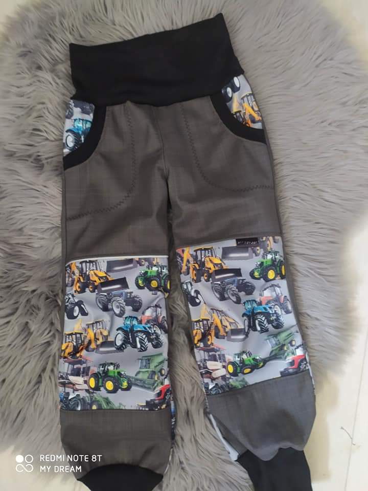 Traktory/tmacě šedá ( více možných barev)