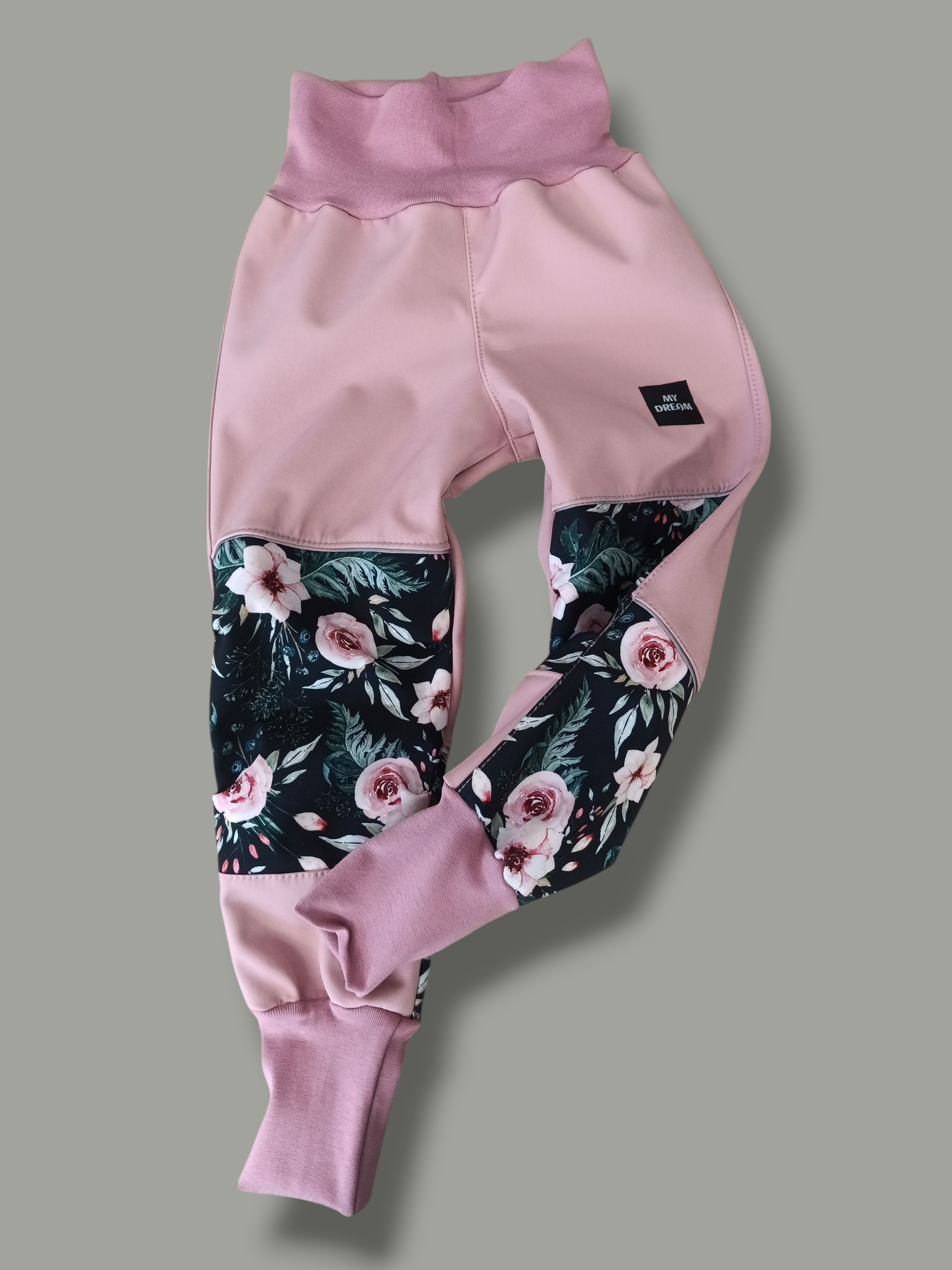 V zahradě (více barev na výběr )